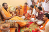 BJP candidate Nalin Kumar Kateel seeks blessings of Junior Pontiff of Kashi Mutt Samsthan